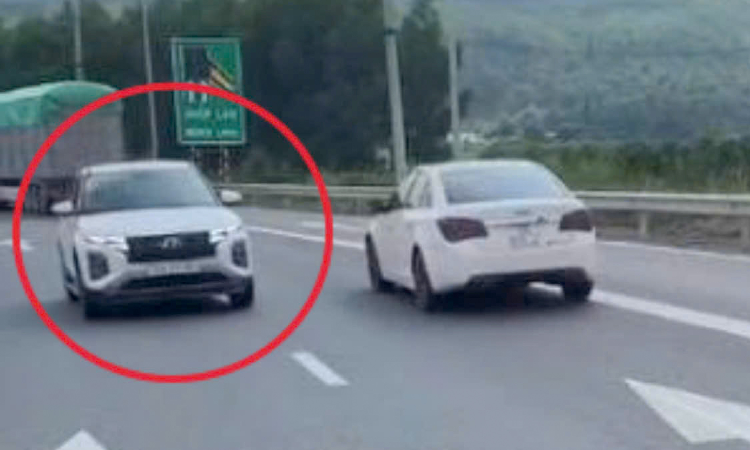 Đi ngược chiều trên cao tốc Tuyên Quang – Phú Thọ, tài xế bị phạt 35 triệu đồng