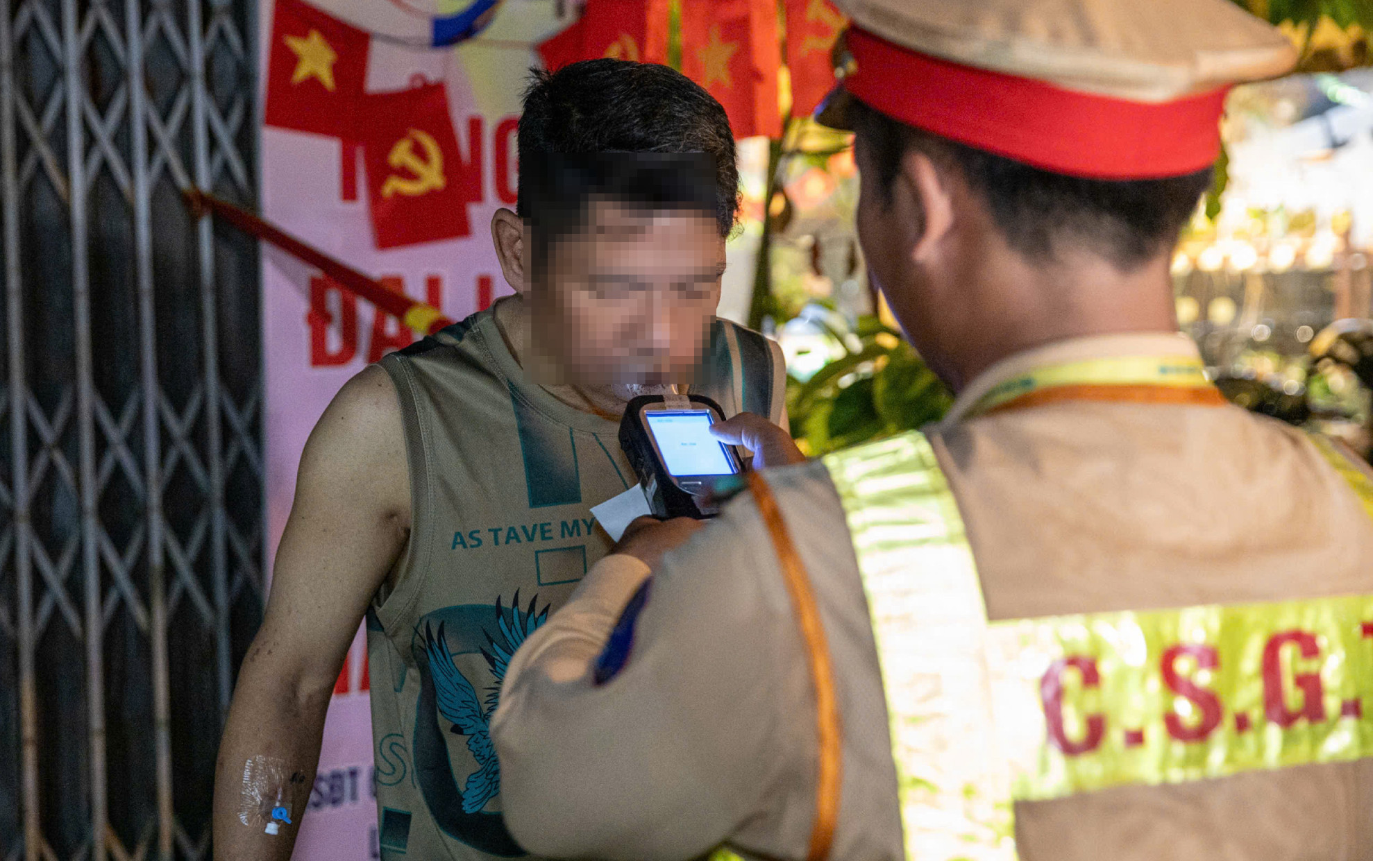 Tài xế đang điều trị xơ gan vẫn vi phạm nồng độ cồn vượt mức kịch khung