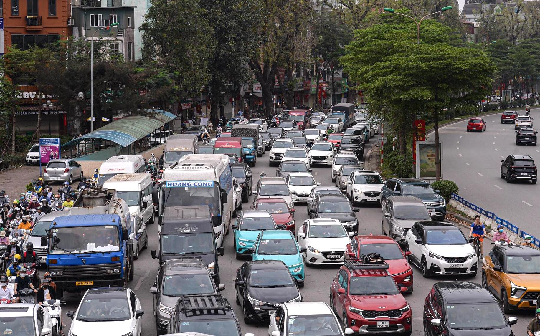 Đề xuất kiểm soát xe cá nhân, từng bước hạn chế phương tiện vào nội đô Hà Nội