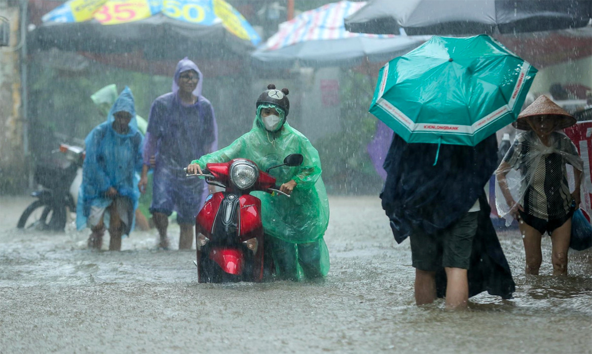 Dự báo thời tiết ngày 22/10: Miền Bắc giảm nhiệt, miền Trung mưa trắng trời