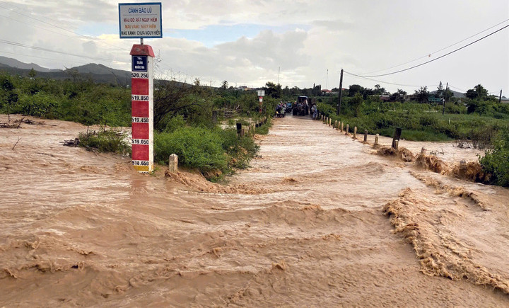 Bốn tỉnh, thành miền Trung nguy cơ lũ quét, sạt lở và ngập lụt nghiêm trọng