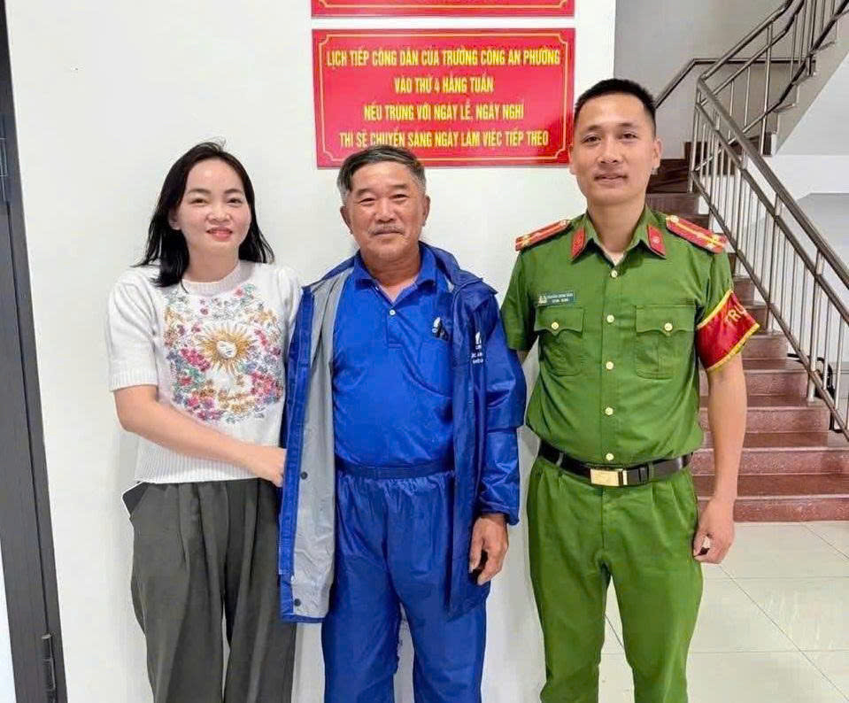 Nhận 220 triệu từ tài khoản lạ, người đàn ông nhờ công an tìm người chuyển nhầm