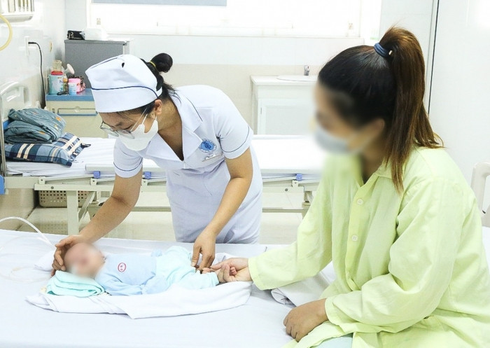 Những điều dưỡng giành lại sự sống cho trẻ giữa ranh giới sinh tử