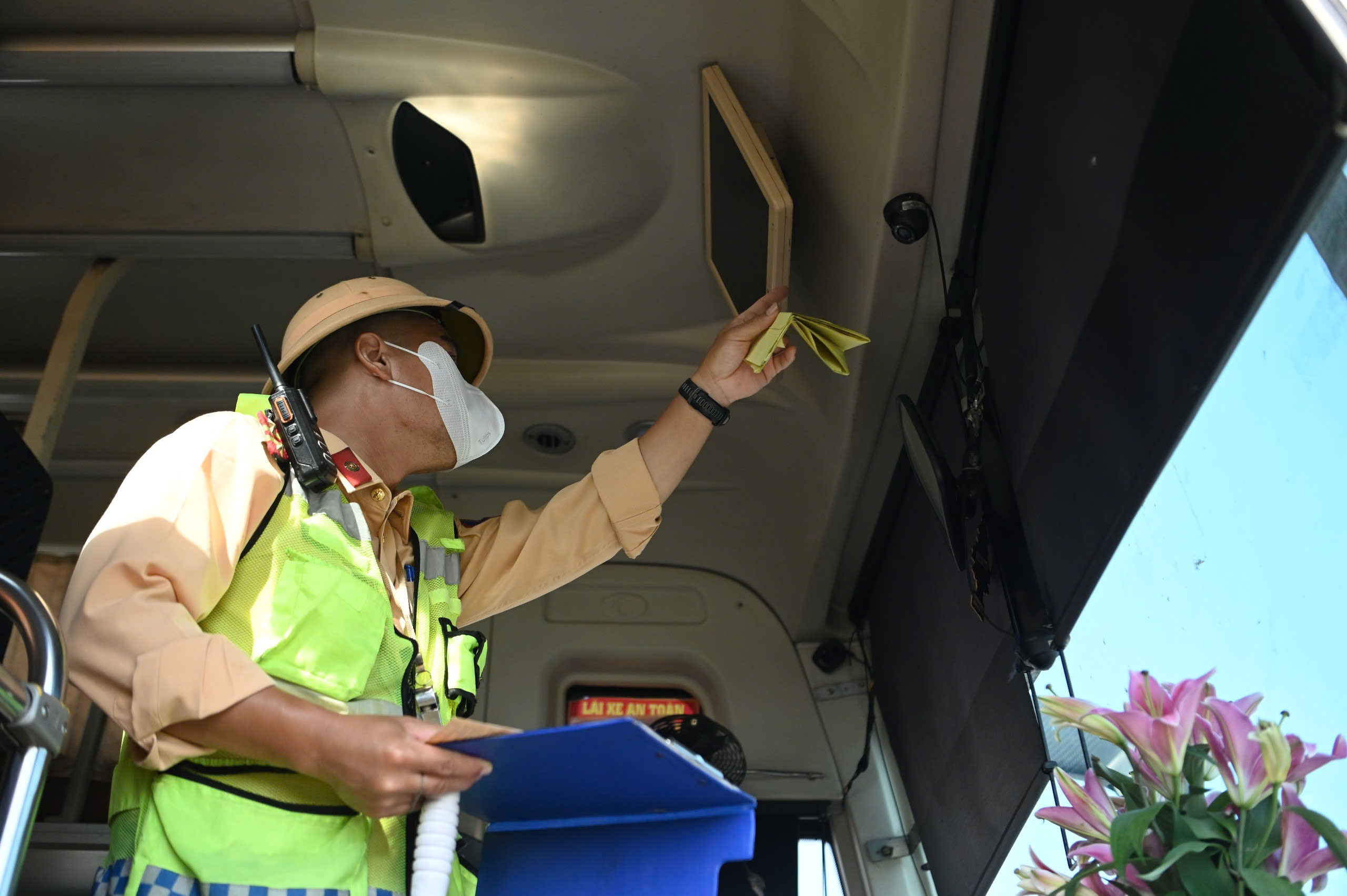 Cục trưởng CSGT kêu gọi tài xế xe khách, ô tô tải phản ánh bất cập về giao thông