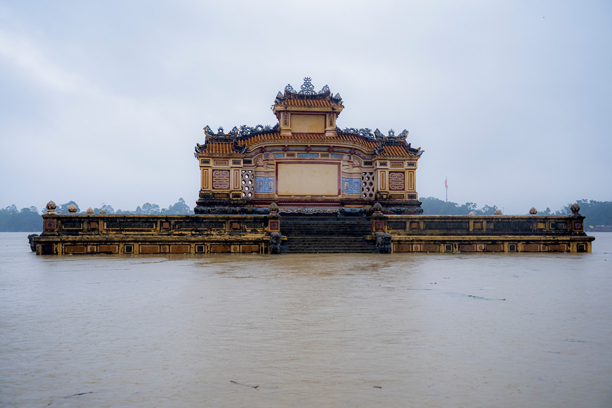 Lý giải nguyên nhân mưa kỷ lục tại Huế, chưa từng ghi nhận ở Việt Nam