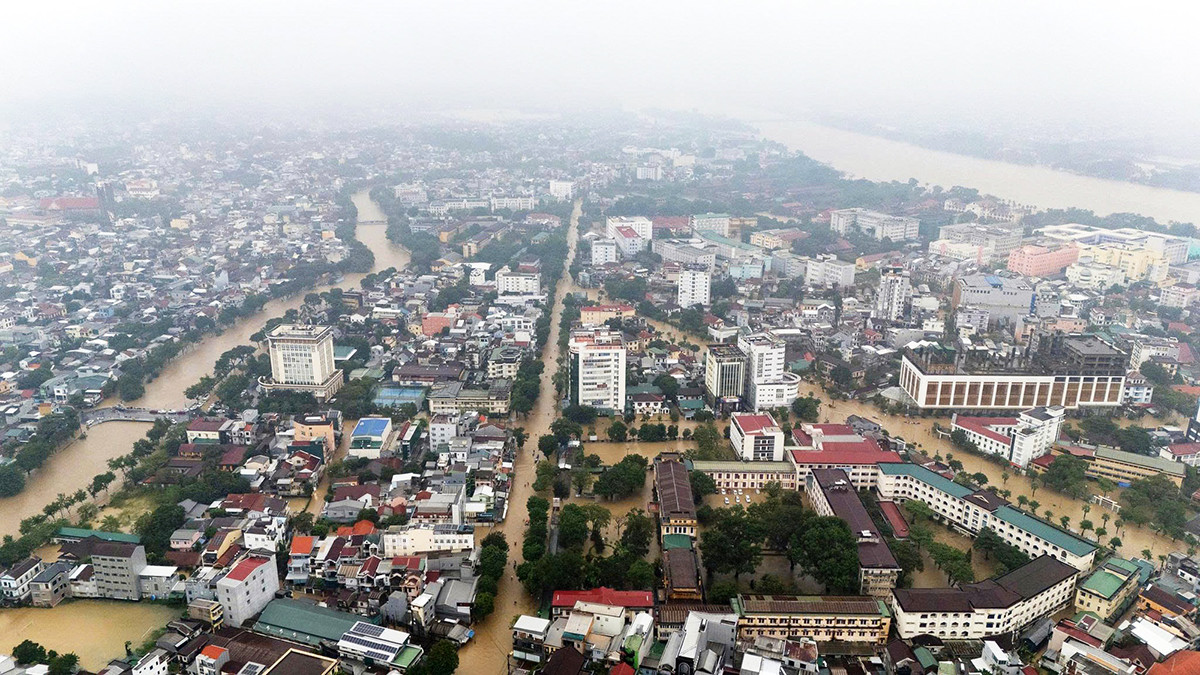 Huế mưa lịch sử, lượng mưa một ngày gần bằng mức lớn nhất thế giới năm 1966