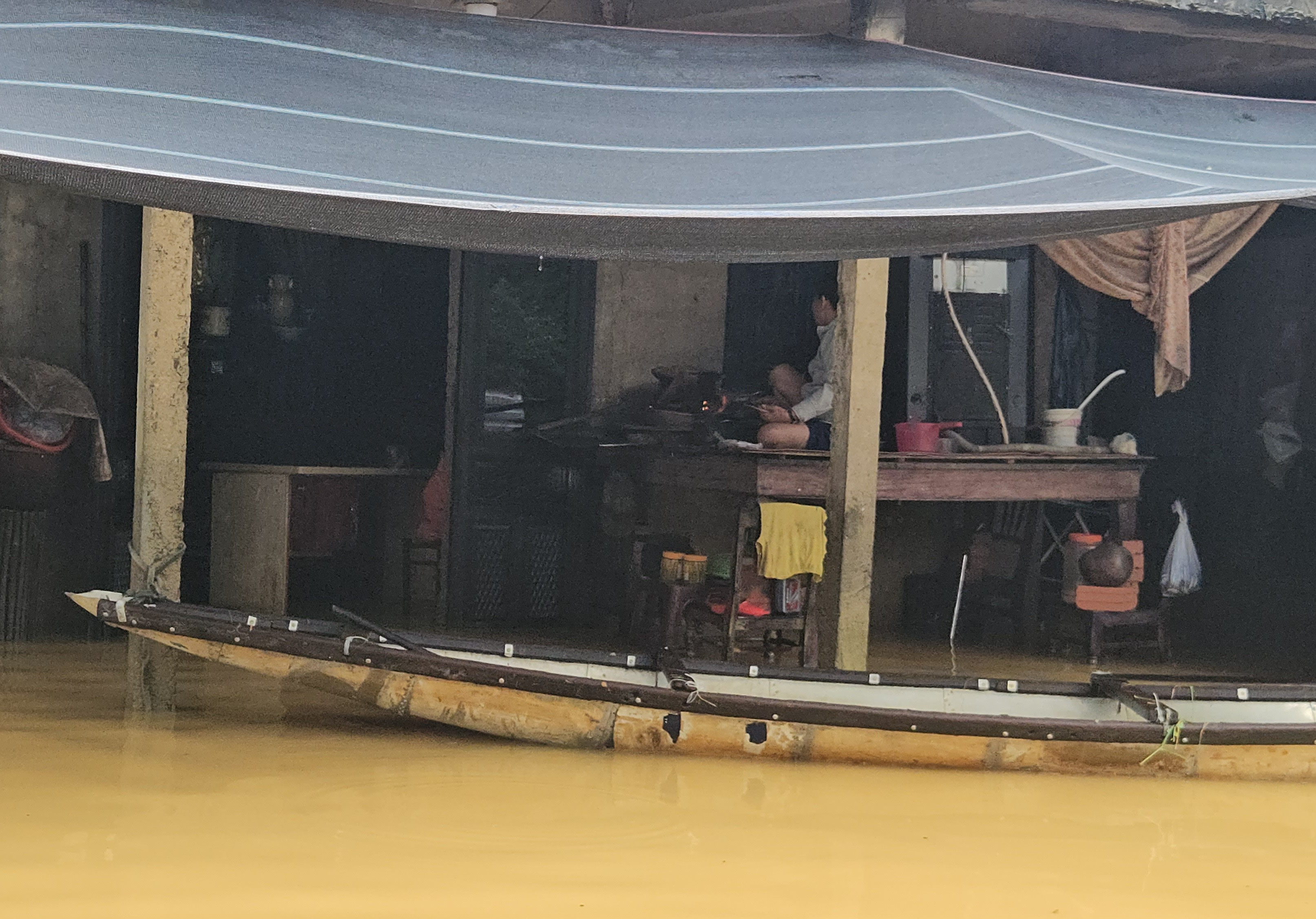  6 người chết và mất tích trong trận 'đại hồng thủy' nhấn chìm TP Huế