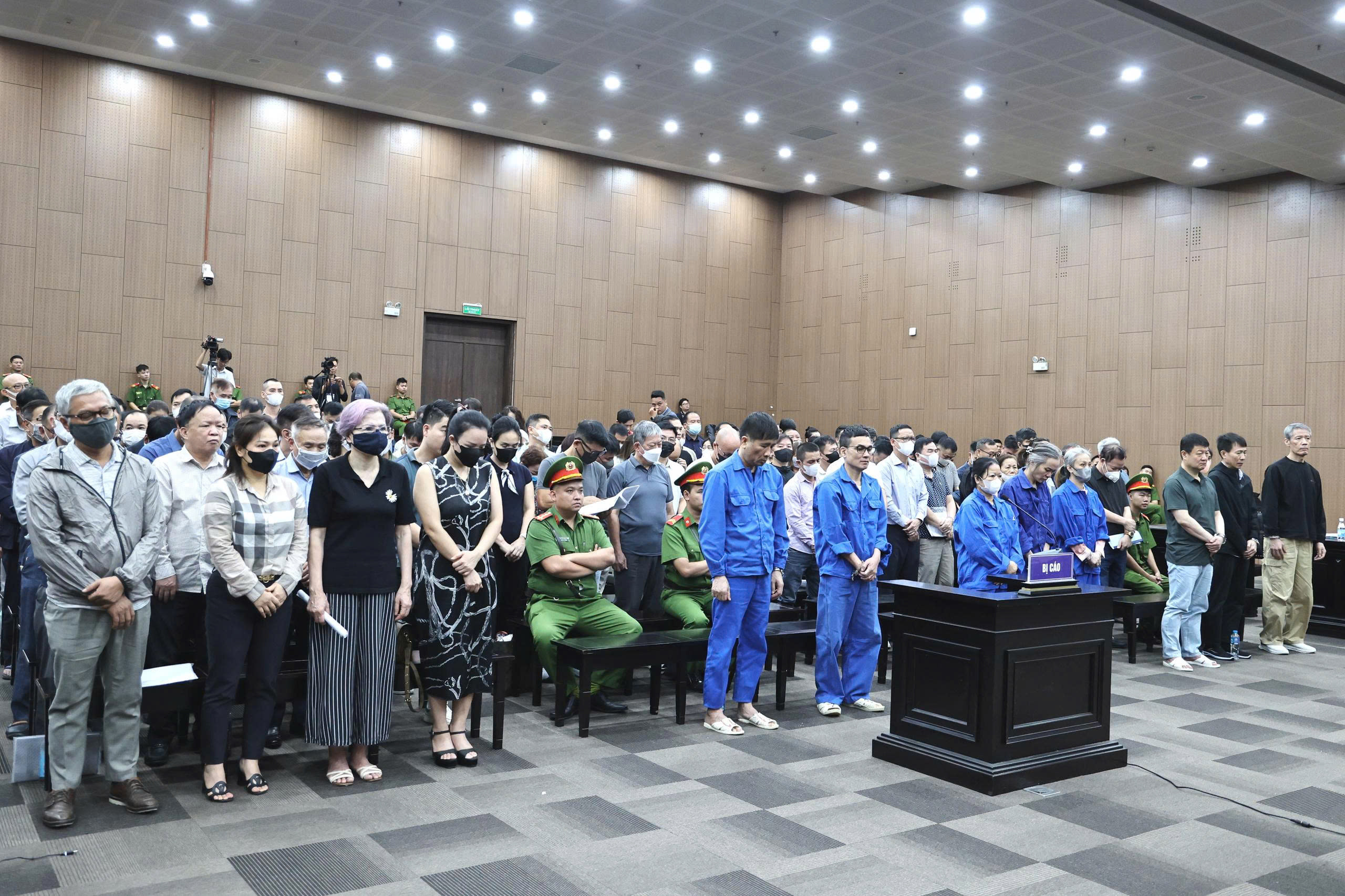 'Lao động tự do' chi hơn 420 tỷ đồng đánh bạc khai về nguồn tiền