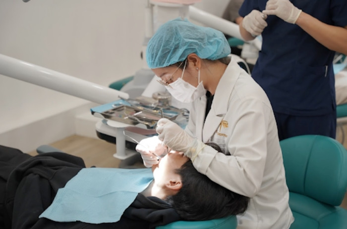 Đau thái dương, mỏi hàm buổi sáng, đi khám phát hiện nguyên nhân bất ngờ