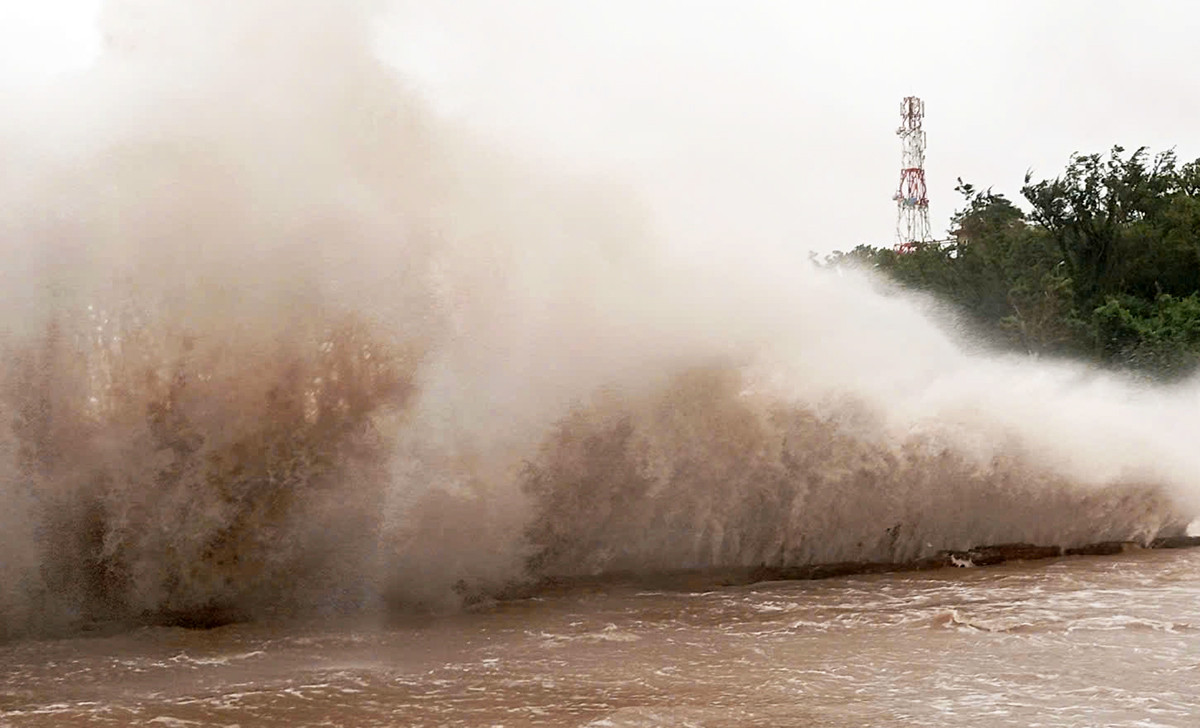 Biển Đông sắp đón cơn bão số 13 cường độ mạnh, khả năng đổ bộ đất liền nước ta