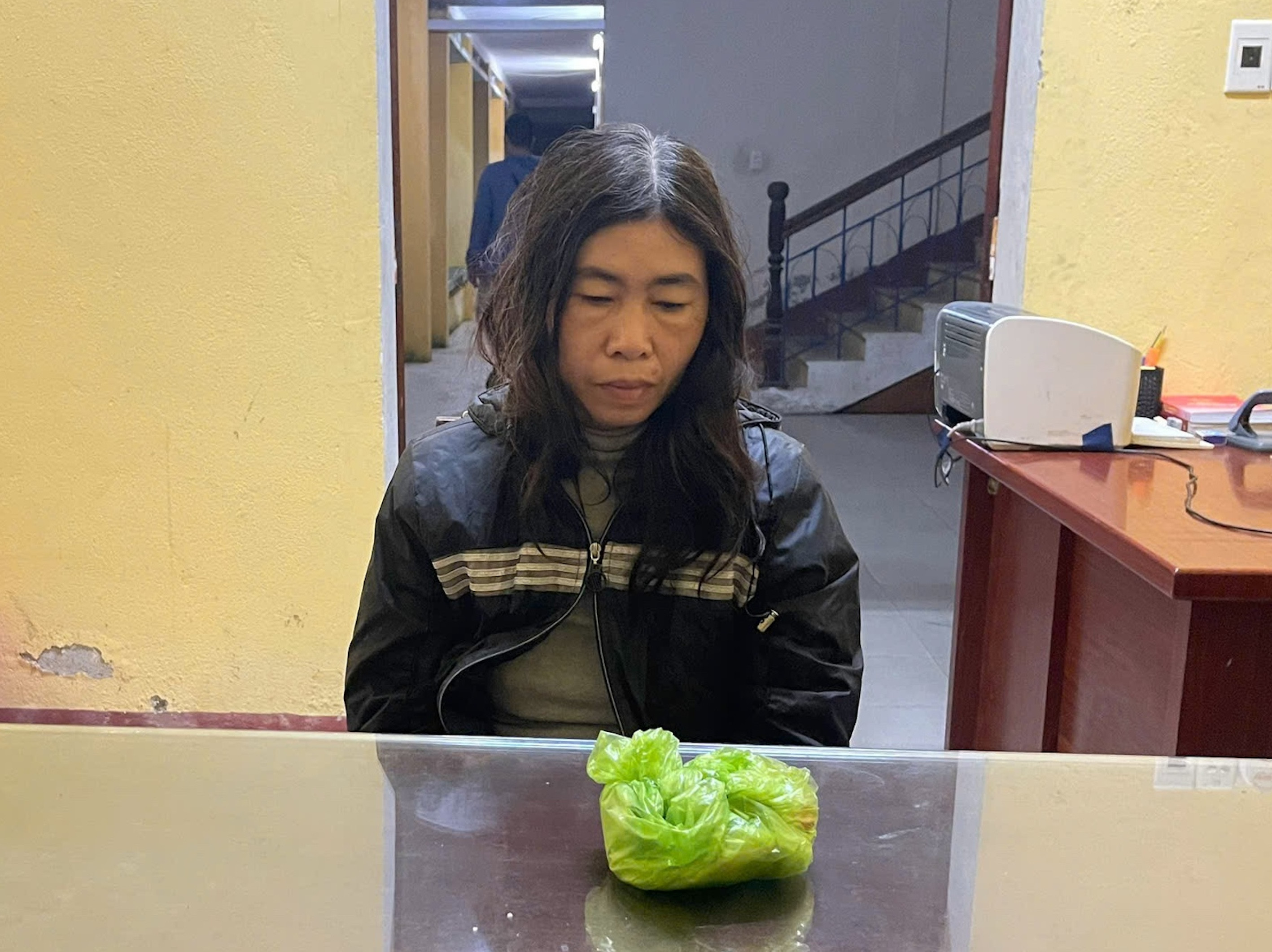 Bắt ‘nữ quái’ đột nhập vào nhà người thân trộm 7,9 lượng vàng lúc mưa lũ