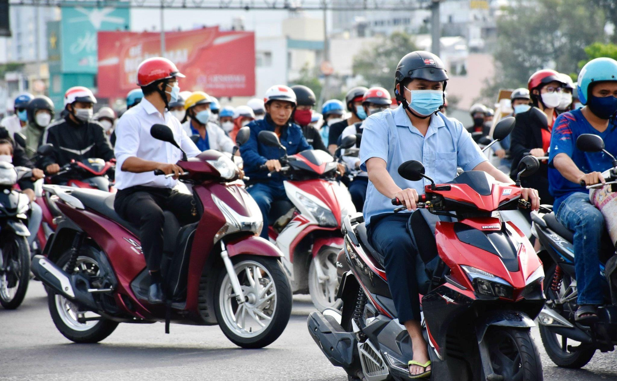 Từ 1/7/2026, Hà Nội dự kiến thí điểm cấm xe máy xăng tại 9 phường nội đô