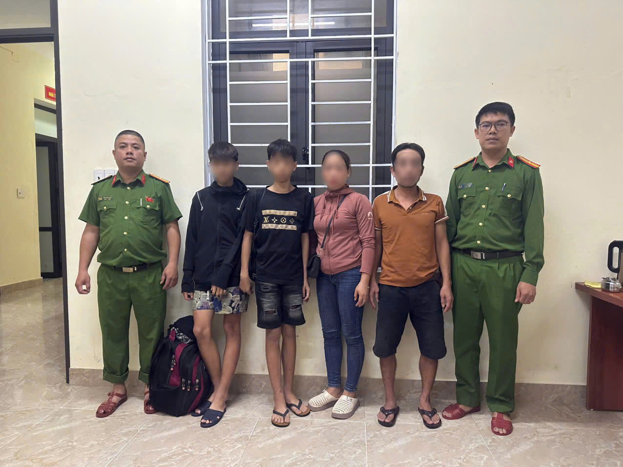 2 thiếu niên ở Quảng Trị bỏ nhà, bắt xe ra Hà Nội vì tin lời người lạ trên mạng