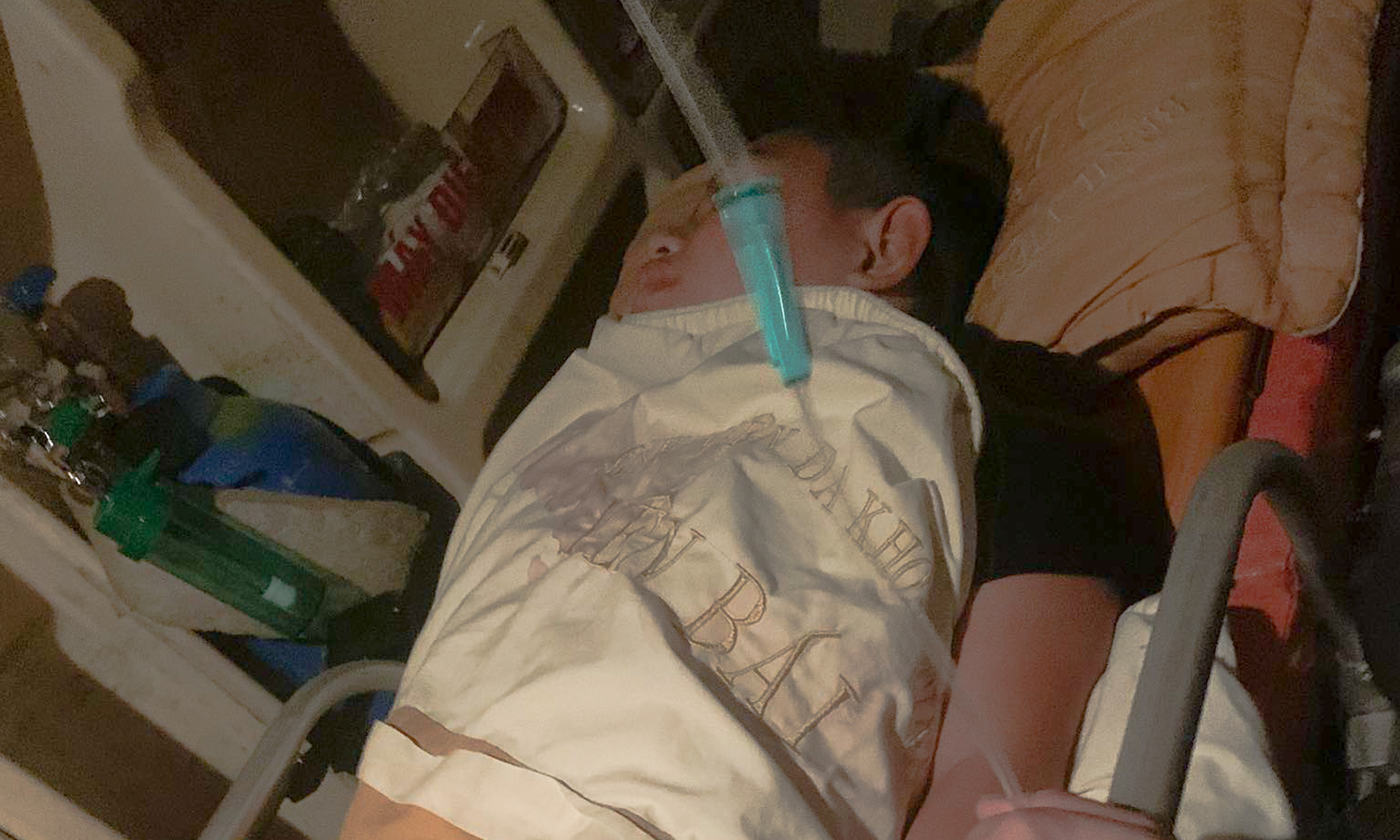 Tình trạng sức khỏe nam sinh bị bạn hành hung rồi hất xuống hồ ở Lào Cai