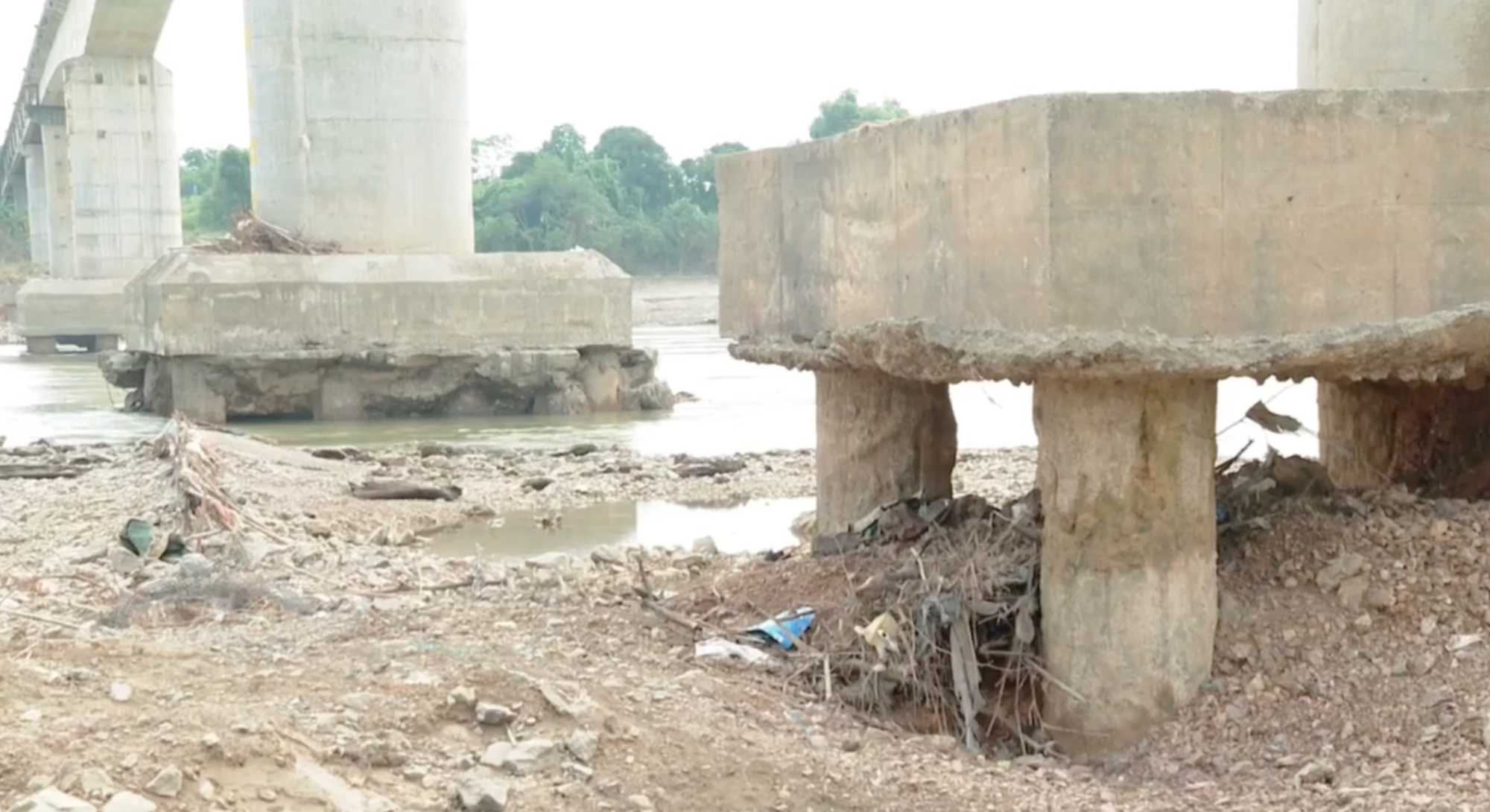 Cầu Sông Lô trơ lõi thép, nhà thầu đề xuất tự bỏ kinh phí sửa chữa