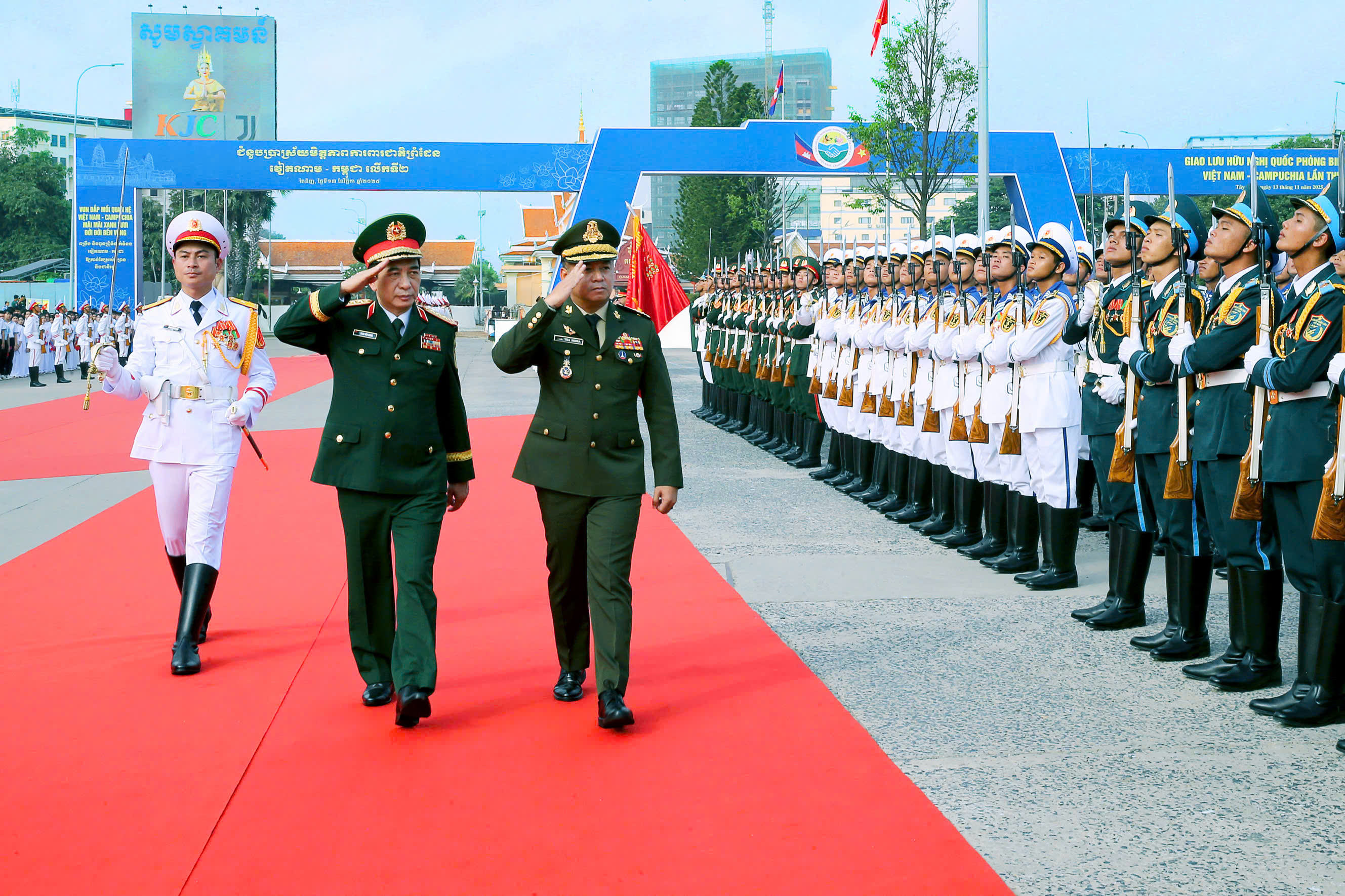 Khai mạc Giao lưu hữu nghị quốc phòng biên giới Việt Nam - Campuchia lần thứ 2