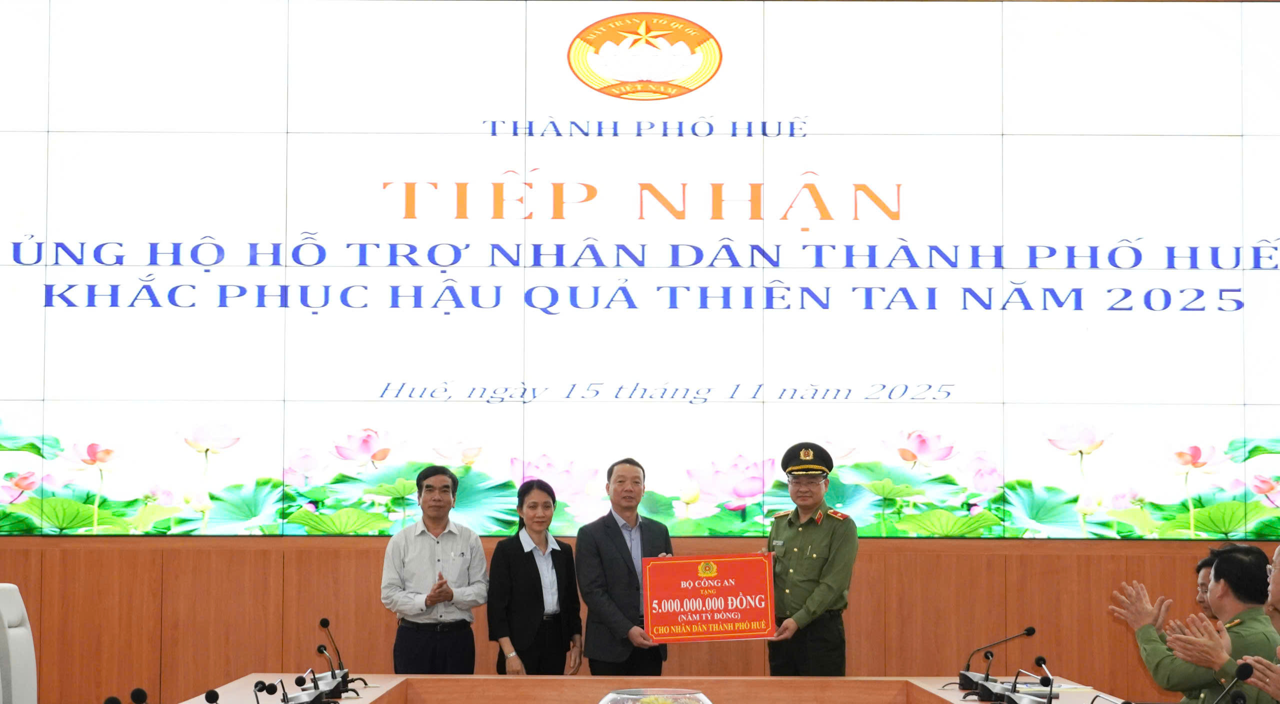 Bộ Công an hỗ trợ 5 tỷ đồng giúp Huế khắc phục hậu quả trận mưa lũ lịch sử