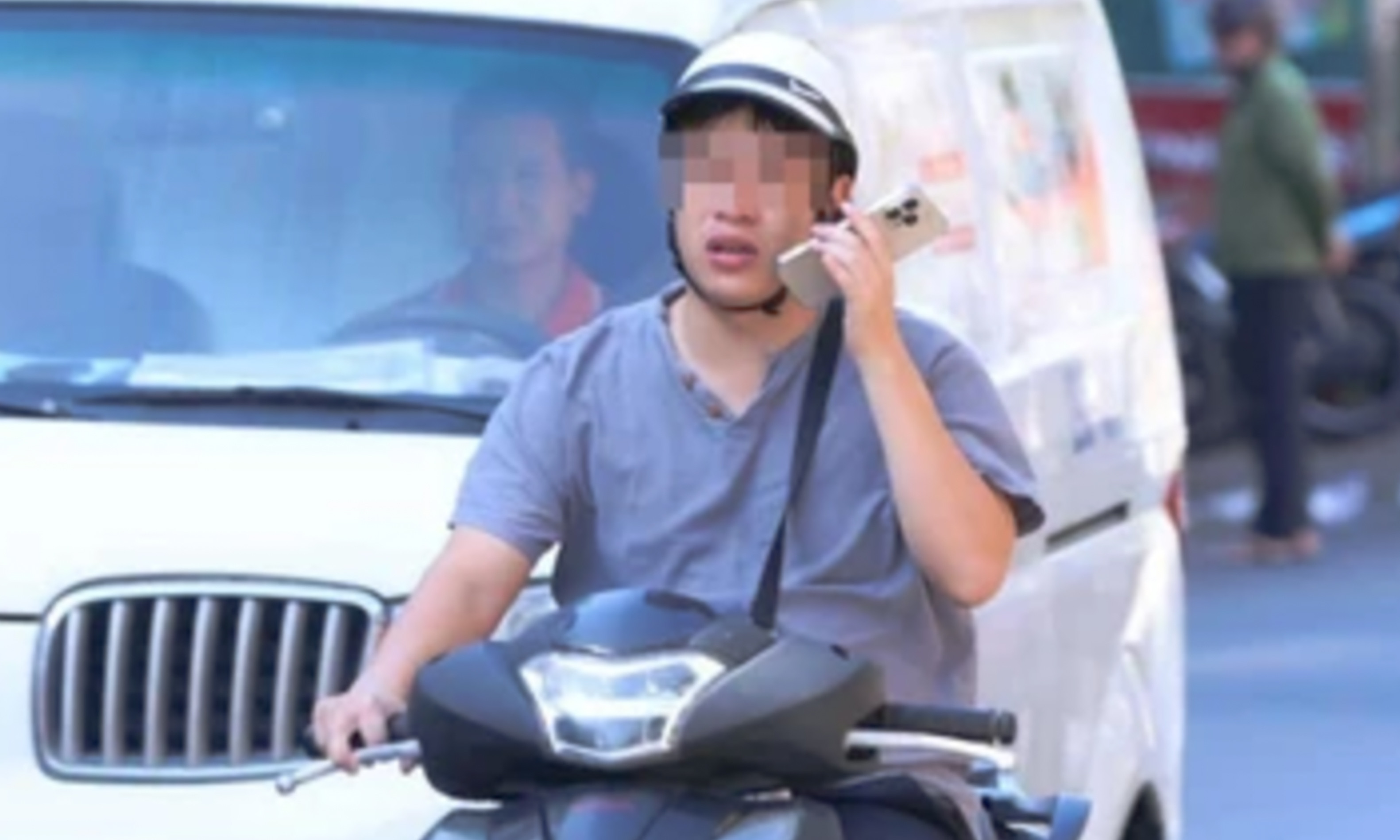 CSGT Hà Nội xử lý 368 tài xế che biển số, dùng điện thoại khi lái xe