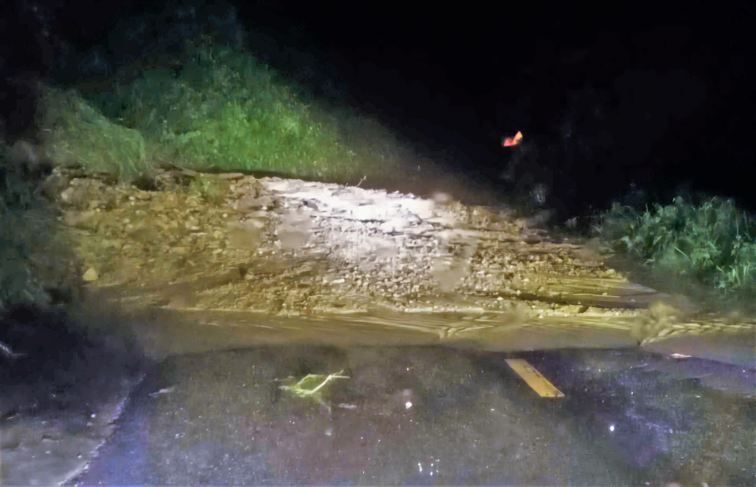 Đèo Khánh Sơn sạt lở, nhiều hộ dân ở Khánh Hòa bị cô lập