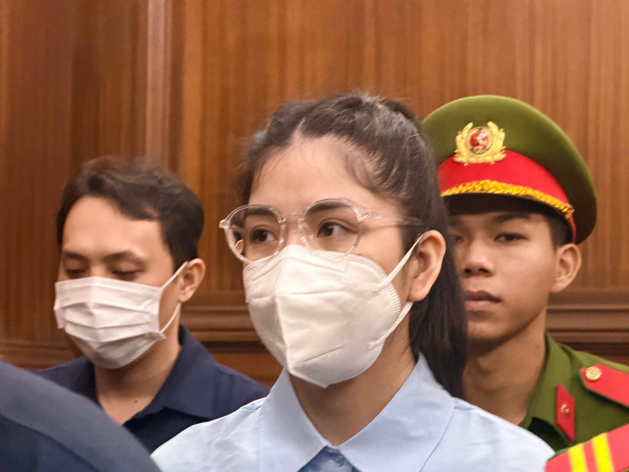 Hằng Du Mục khai quảng cáo kẹo Kera nhưng không kiểm chứng chất lượng