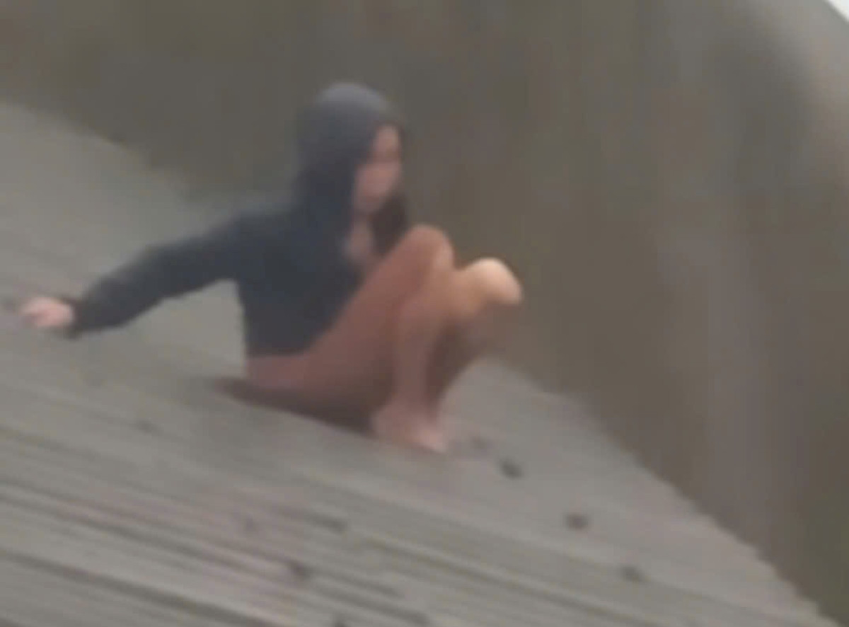 Giữa mưa dữ dội, người dân Đắk Lắk bám mái nhà chờ cứu hộ