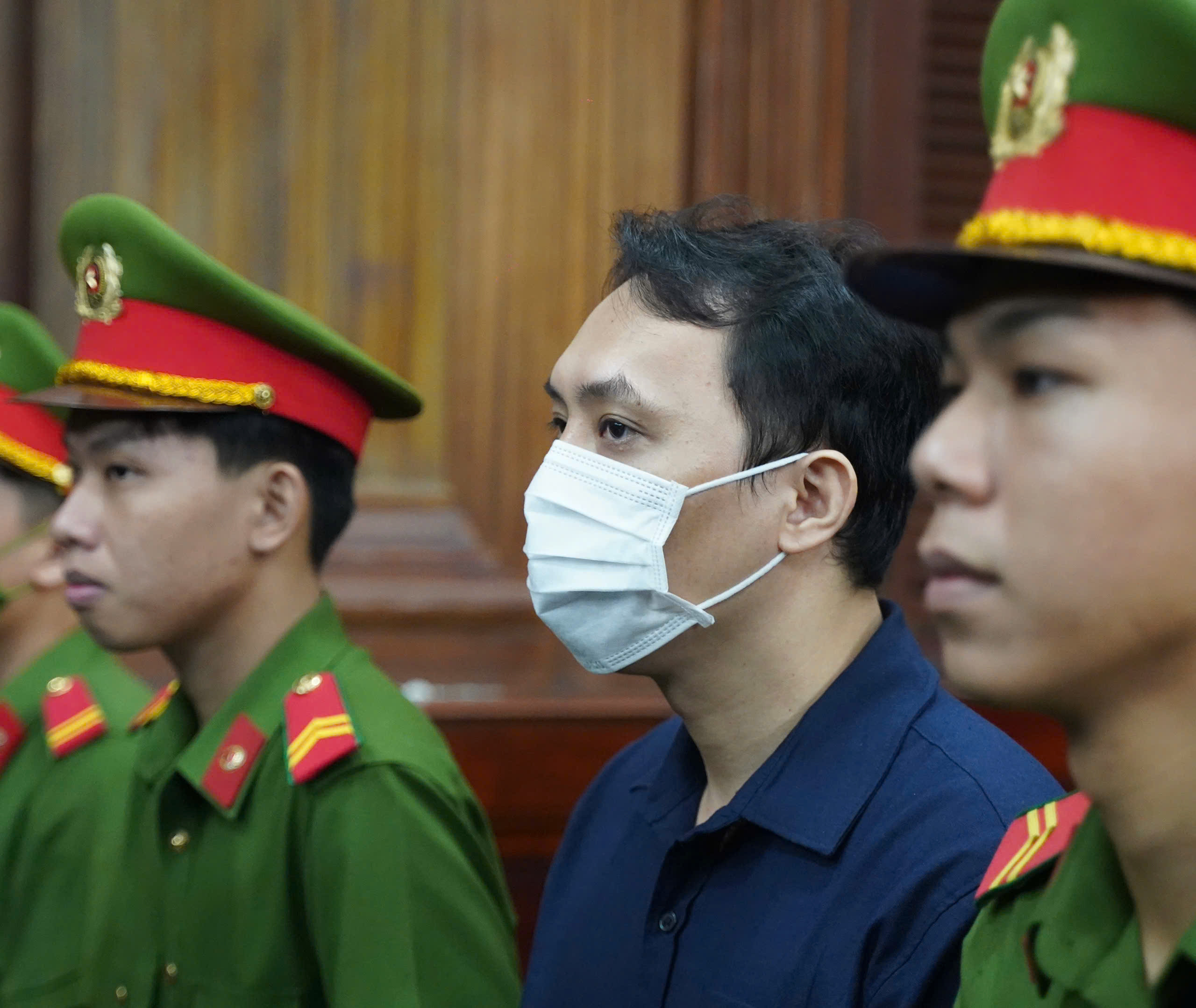 Xử vụ kẹo Kera: Giám đốc Công ty Chị Em Rọt khai lý do Thùy Tiên được tăng cổ phần