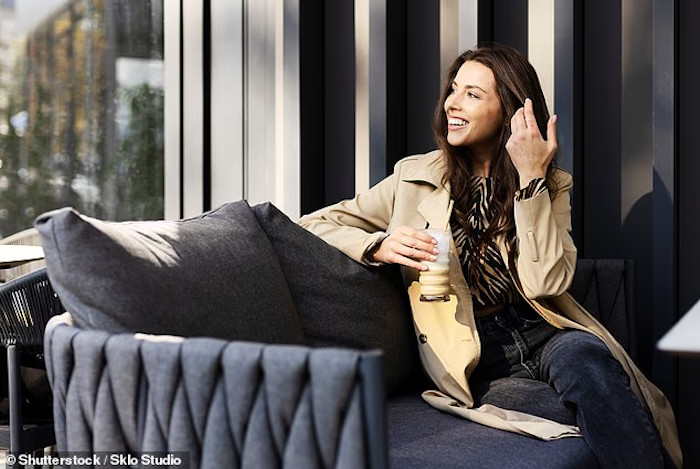 27 dấu hiệu cho thấy bạn đã quá già, lỗi thời trong mắt thế hệ trẻ