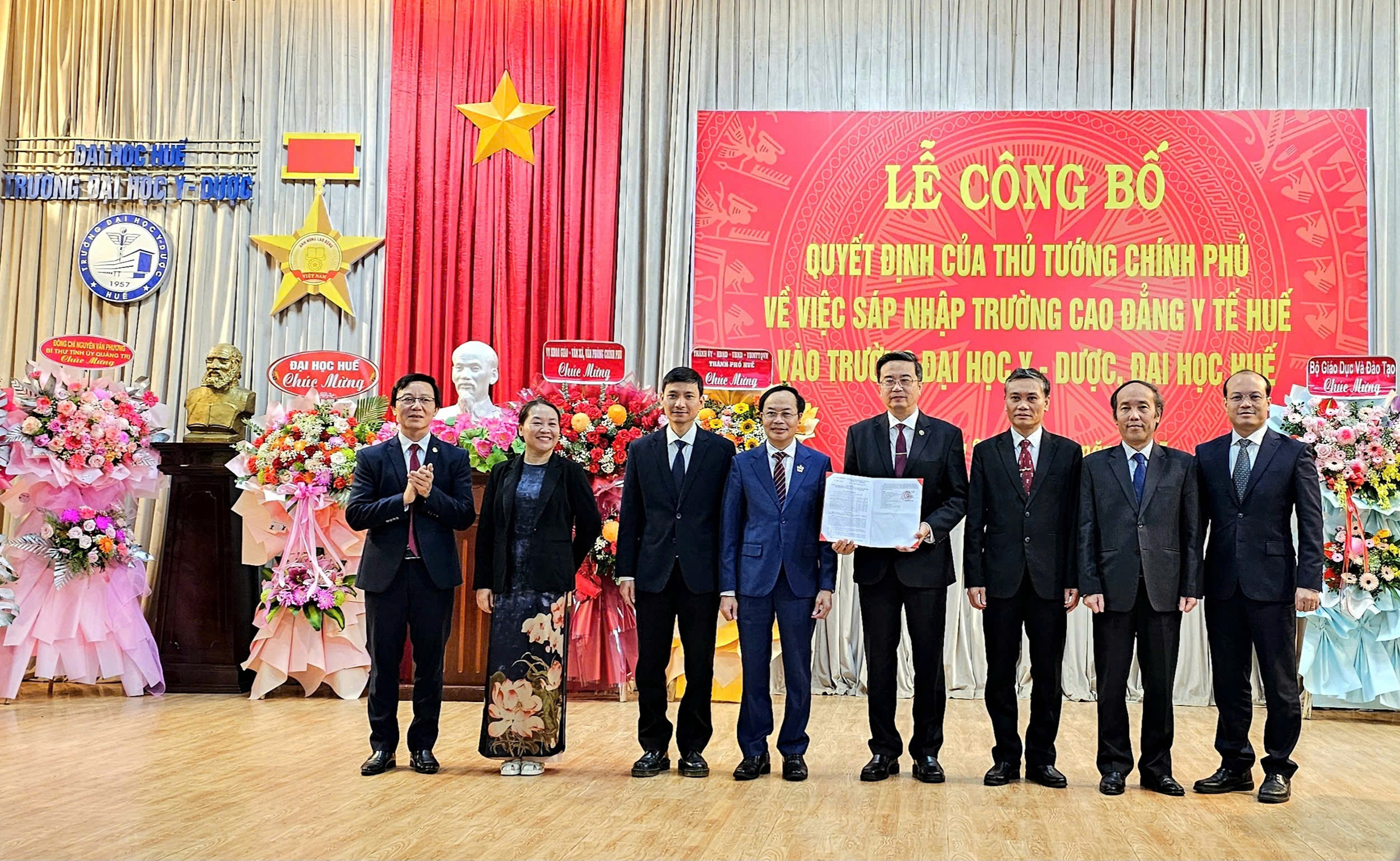 Sáp nhập trường Cao đẳng Y tế Huế vào trường Đại học Y - Dược ĐH Huế