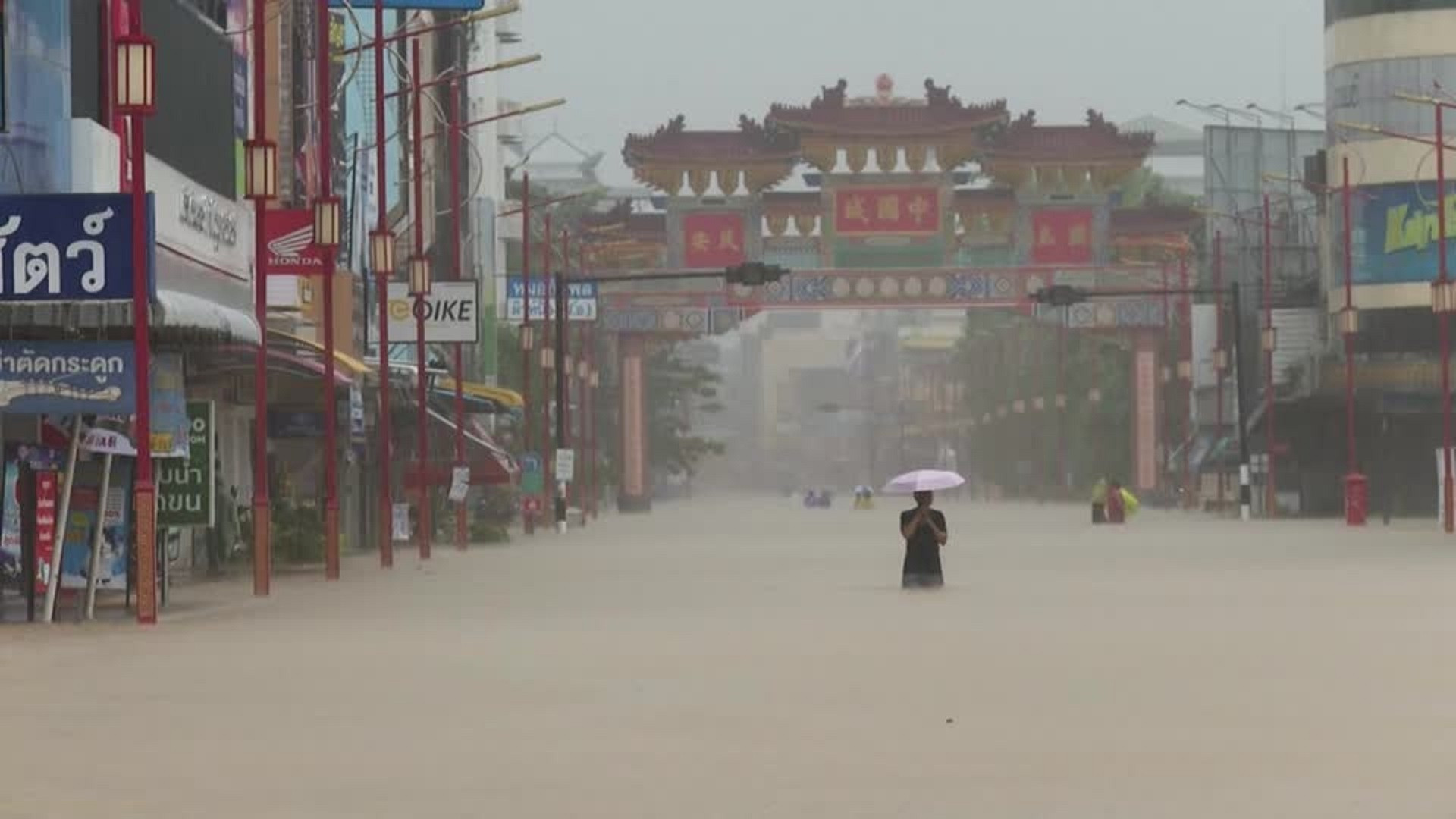 Ngập lụt nặng ở Thái Lan: Báo động đỏ, 103 khu dân cư phải sơ tán