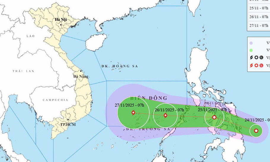 Áp thấp nhiệt đới có thể mạnh thành bão khi vào Biển Đông, hướng về Nam Trung Bộ