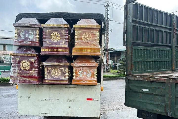 Tin đồn thất thiệt 'nhà cao tầng sập, hàng chục người chết' khiến vùng lũ Đắk Lắk hoang mang