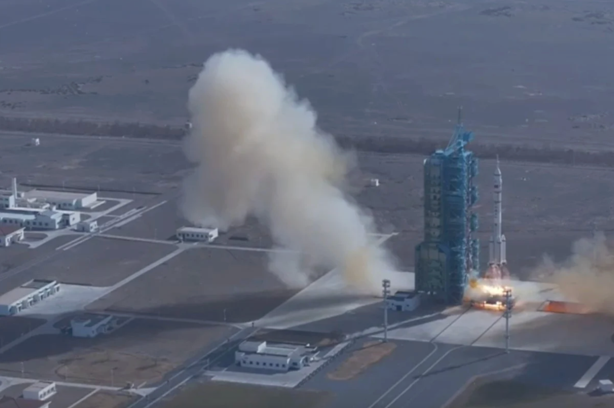 Trung Quốc phóng tàu thay thế lên Thiên Cung giải cứu 3 phi hành gia mắc kẹt