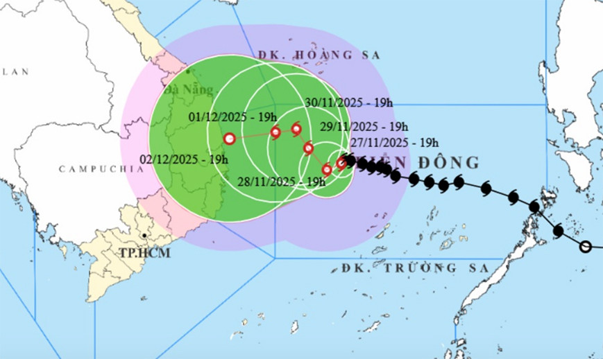 Bão số 15 Koto ít dịch chuyển, duy trì cường độ cực đại cấp 12