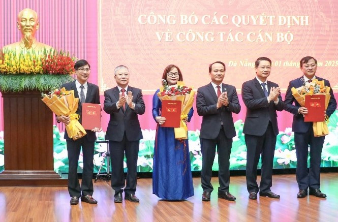 Bà Trần Thị Kim Hoa giữ chức Chủ tịch đặc khu Hoàng Sa