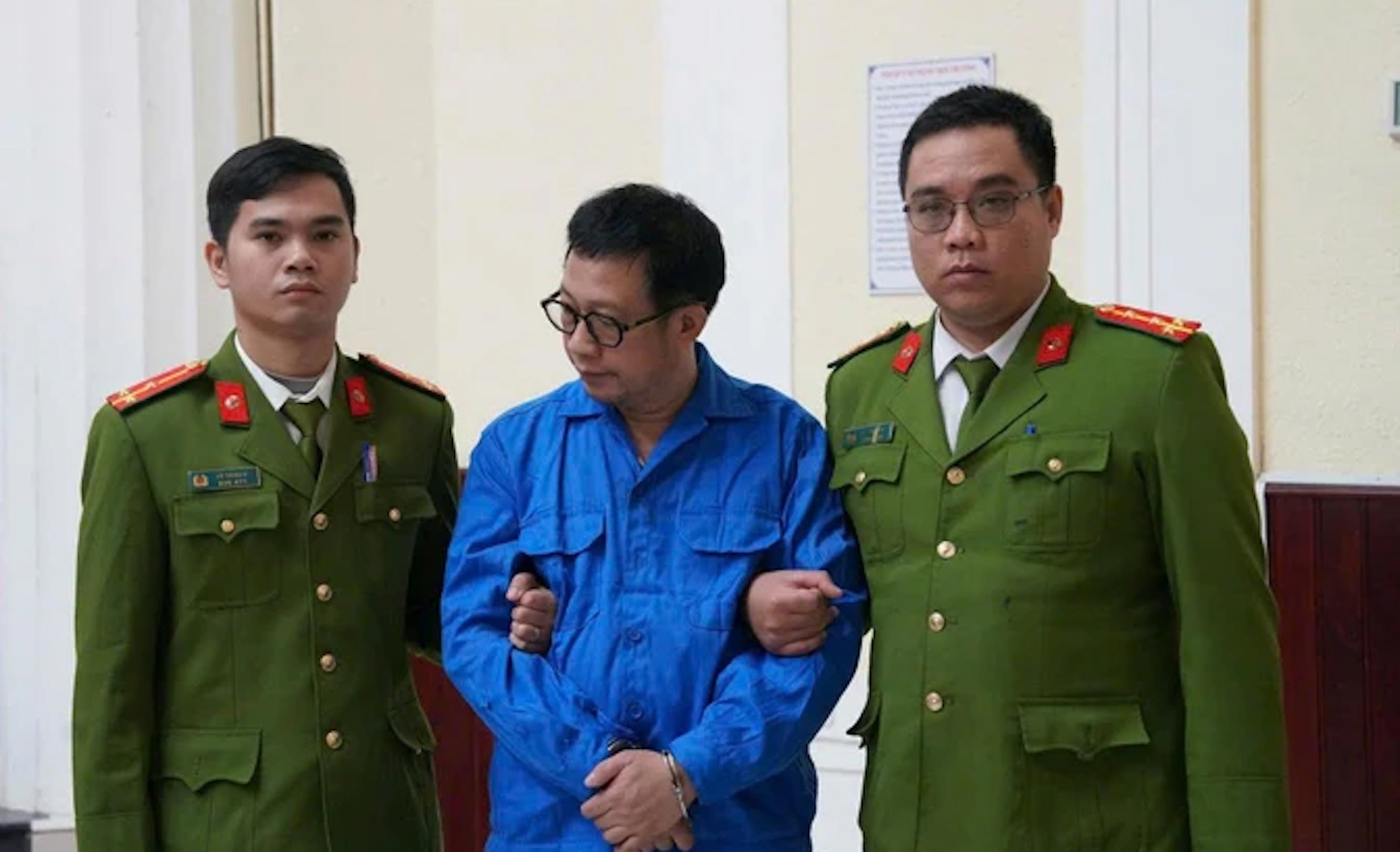 Cựu giám đốc ĐH Huế nâng khống lệ phí chiếm tiền của học viên cao học thế nào?