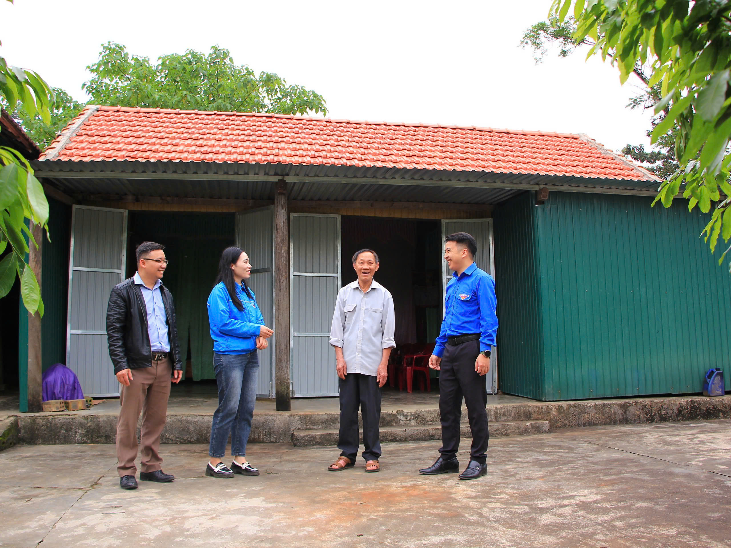 Xoá nhà tạm, dựng nền móng vững chắc để  người dân Quảng Trị thoát nghèo