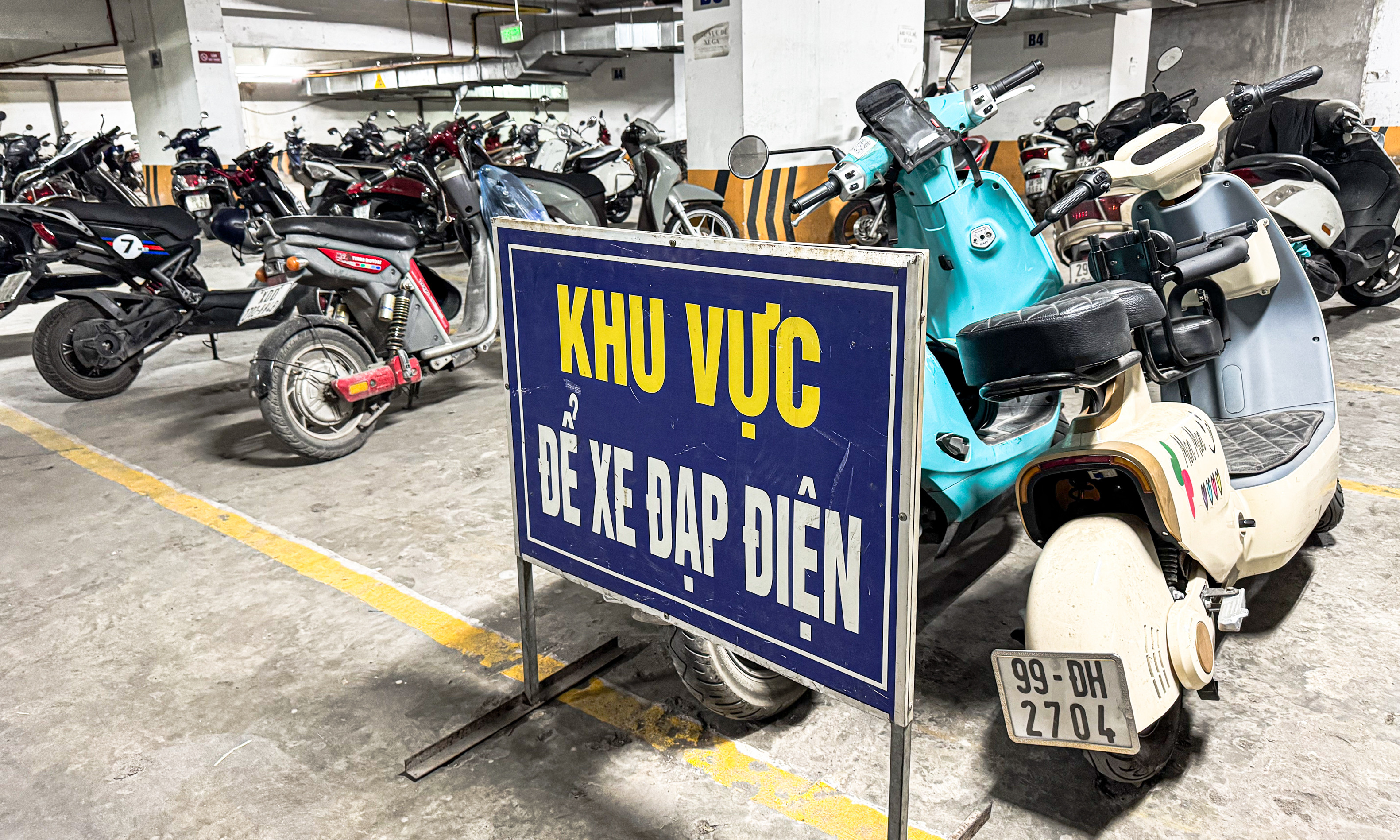 Chung cư Hà Nội từ chối nhận trông xe điện: Sở Xây dựng nêu giải pháp