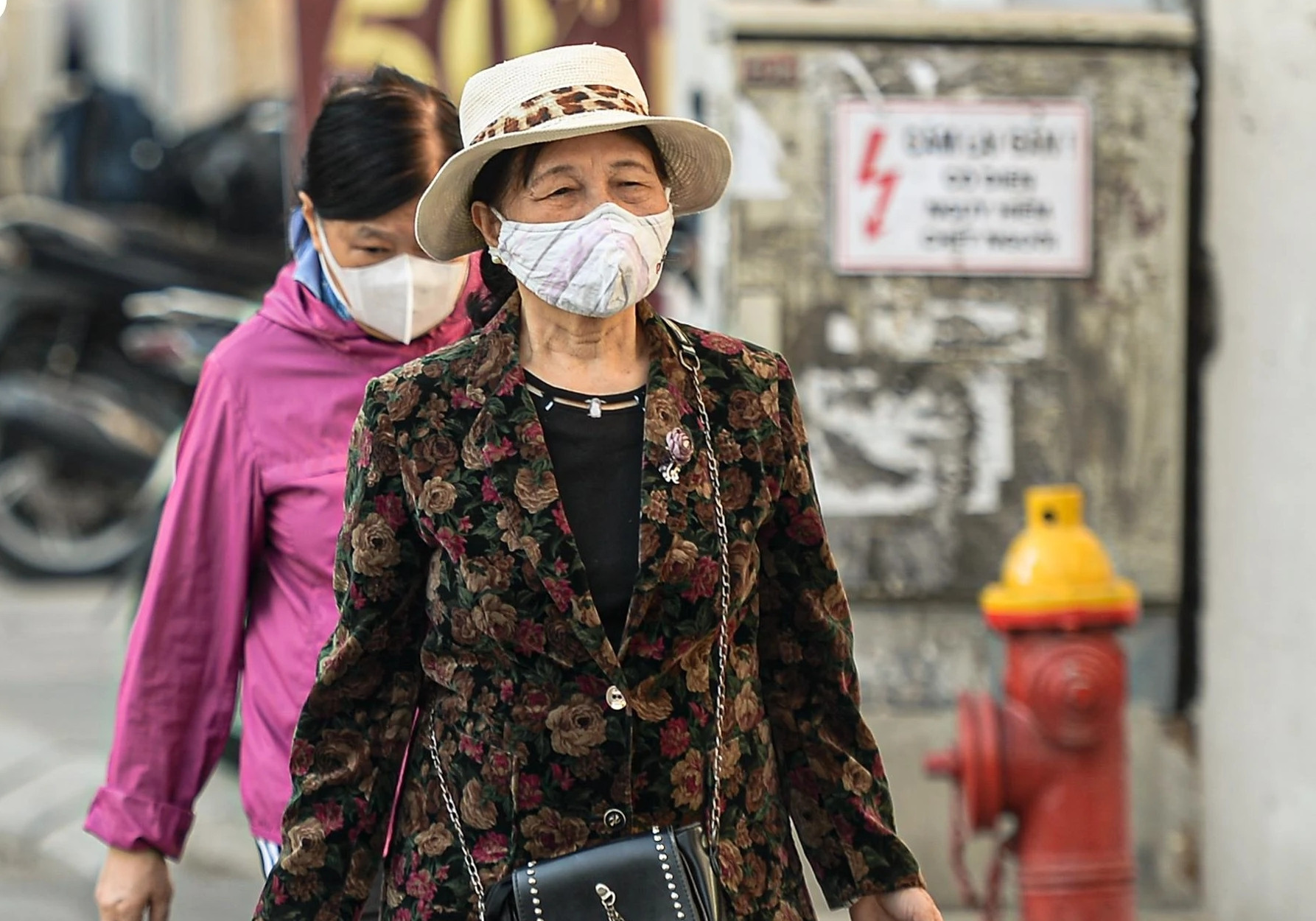 Hà Nội ô nhiễm không khí kéo dài, Bộ Y tế ra loạt khuyến cáo