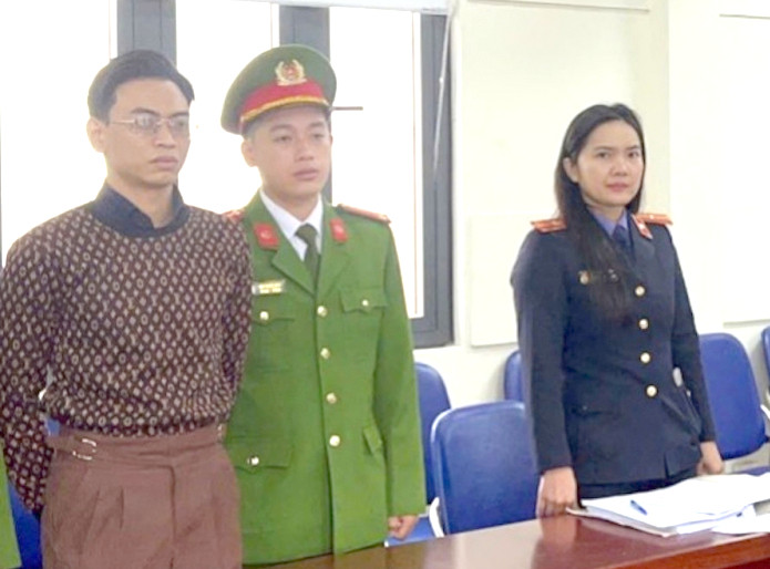 Bắt giam 'tổng tài' chỉ đạo đánh người ở quán cà phê Hà Nội