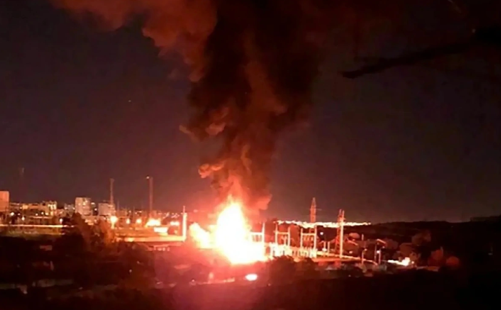 Nga nã loạt tên lửa vào thành phố Kremenchuk của Ukraine