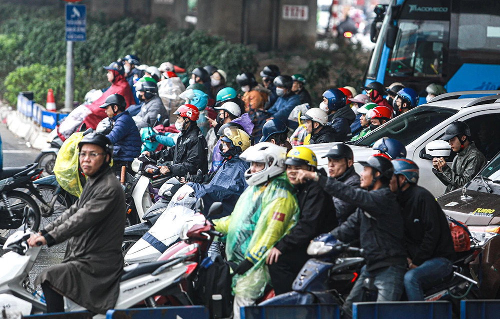 Dự báo thời điểm Hà Nội chuyển mưa rét kèm nguy cơ lốc sét, mưa đá và gió mạnh