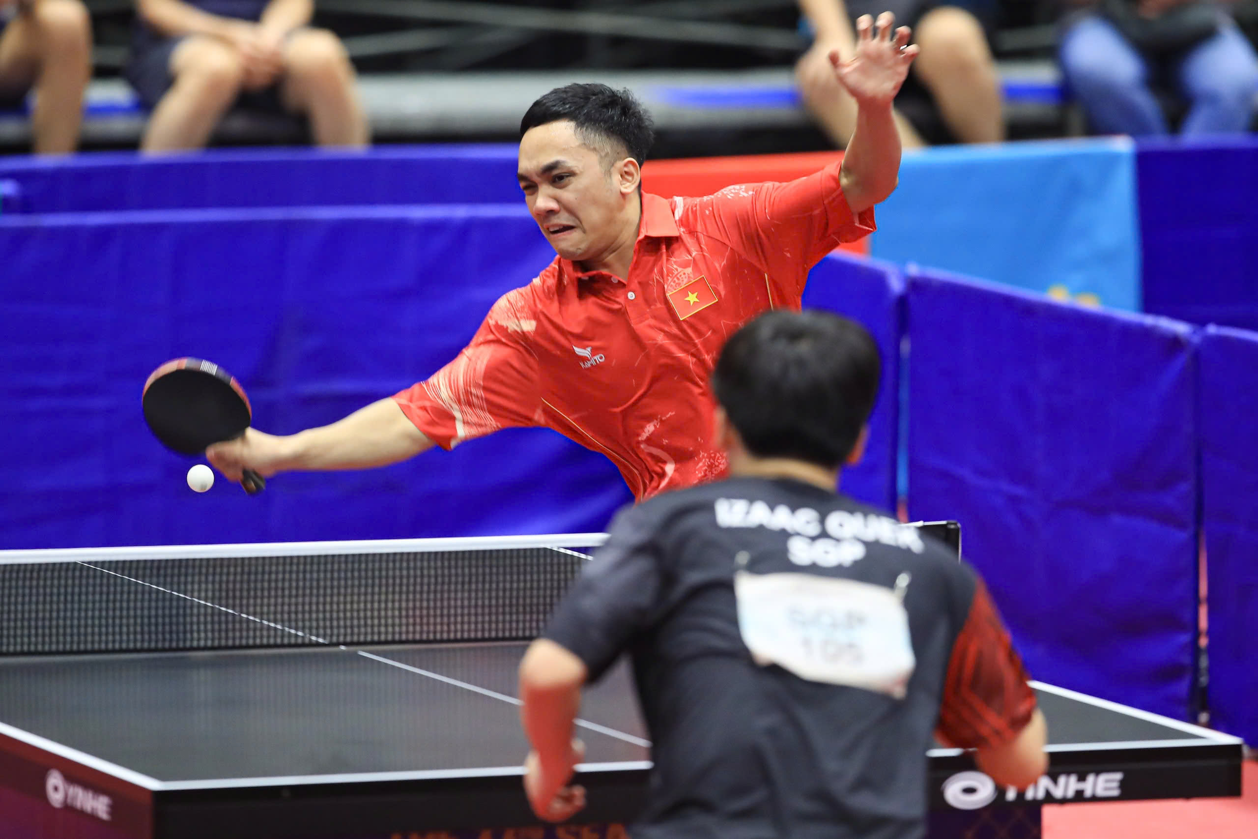 Đoàn Việt Nam trượt huy chương vàng SEA Games lúc nửa đêm