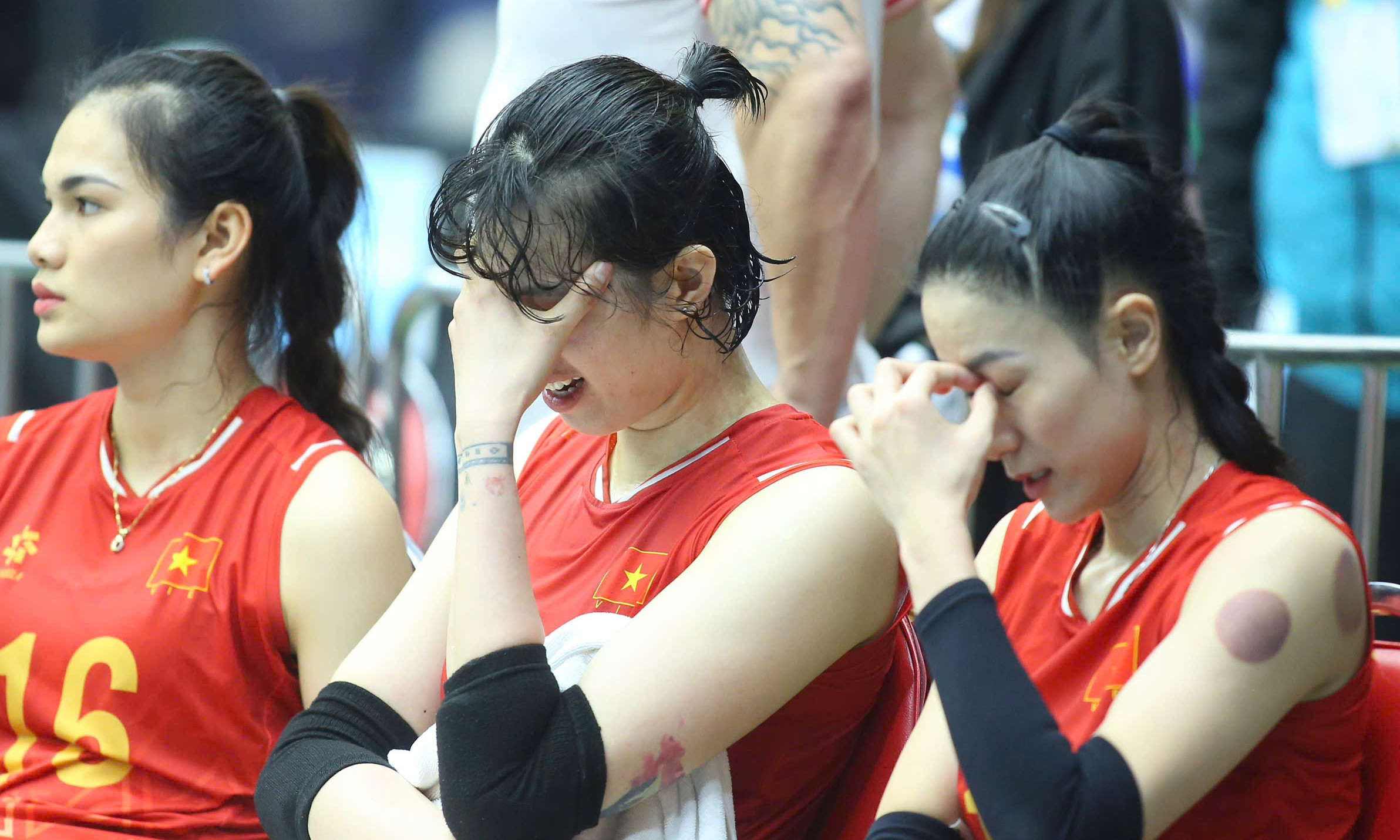 Bóng chuyền nữ Việt Nam trượt HCV, Thanh Thuý và đồng đội khóc nức nở