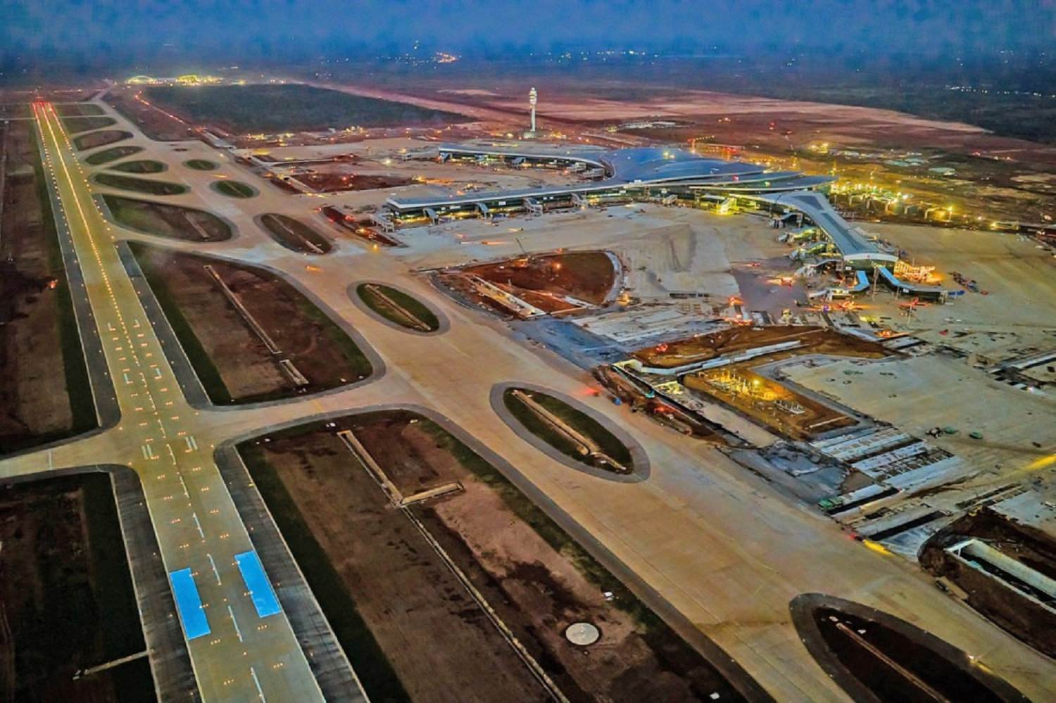 Những máy bay đầu tiên sắp liên tiếp đáp đất sân bay Long Thành