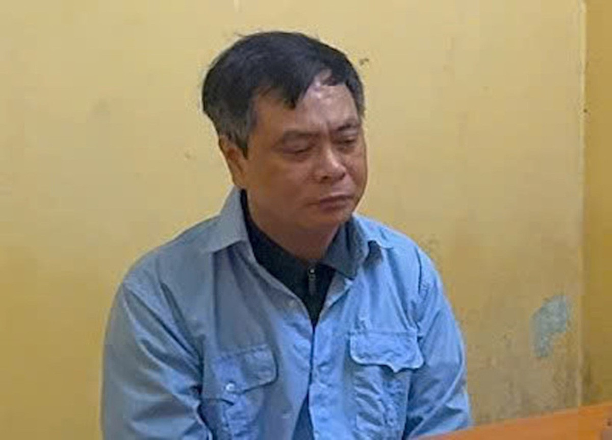 Ăn chặn tiền của sinh viên không chỉ vi phạm pháp luật mà còn vi phạm đạo đức 