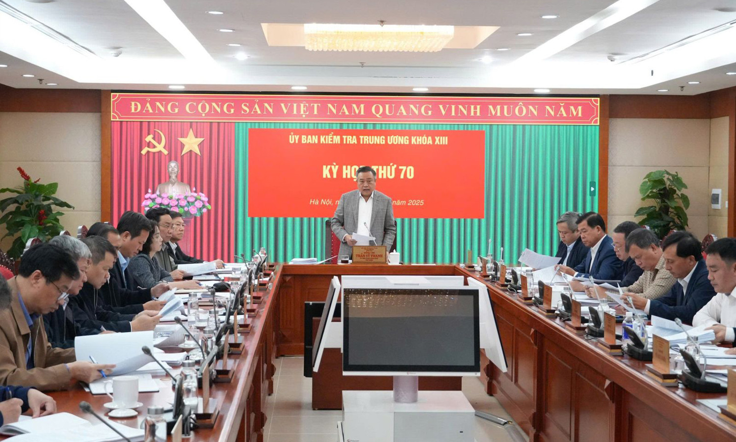 Kỷ luật cảnh cáo 2 nguyên Thứ trưởng Bộ Lao động - Thương binh và Xã hội