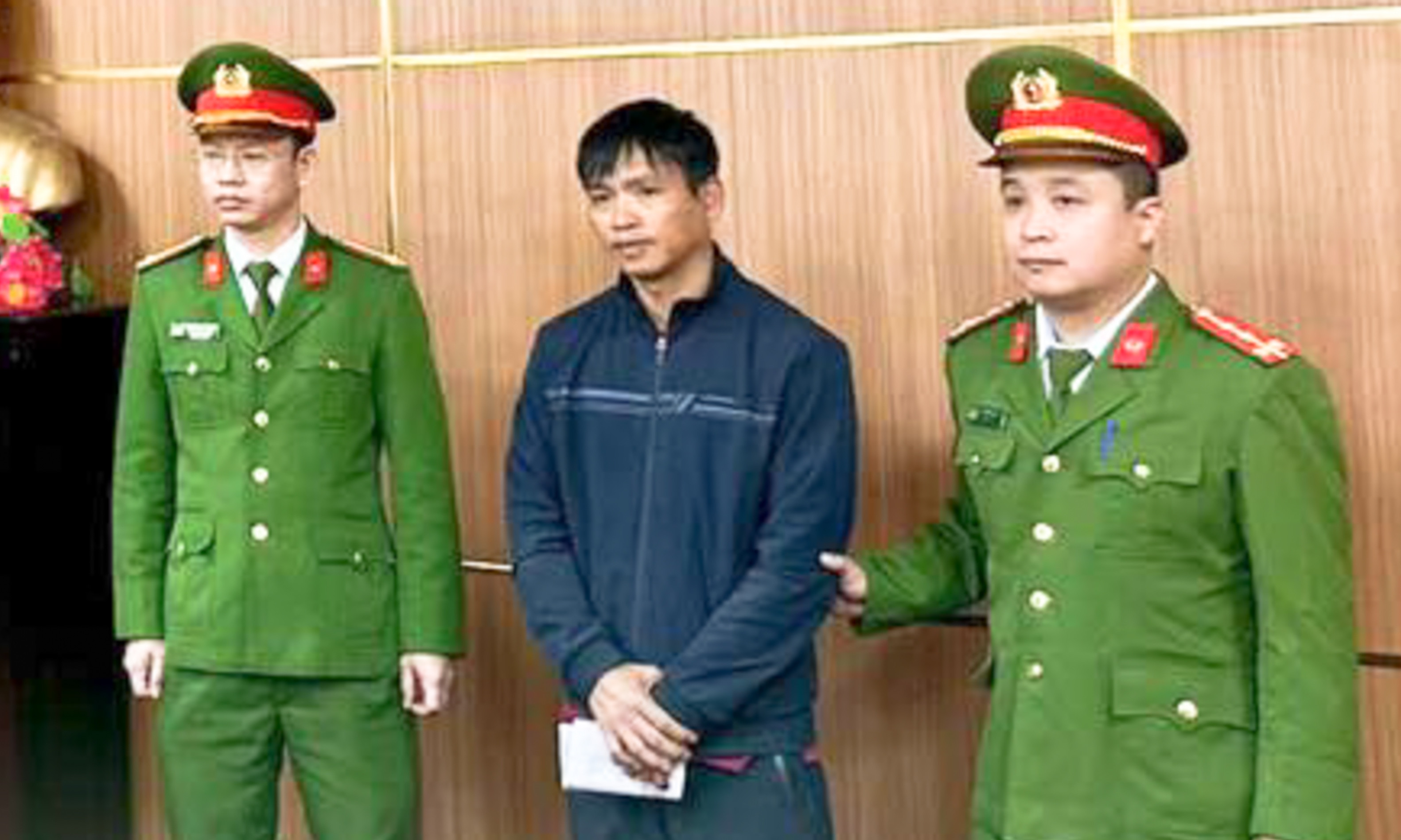 Bắt kẻ sản xuất, buôn bán nước giải khát giả, bán cho người dân vùng cao