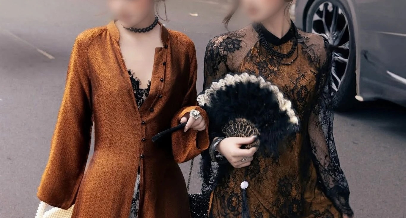 Áo dài 'cách tân' kiểu phanh ngực khiến dân mạng nóng mắt chê phản cảm