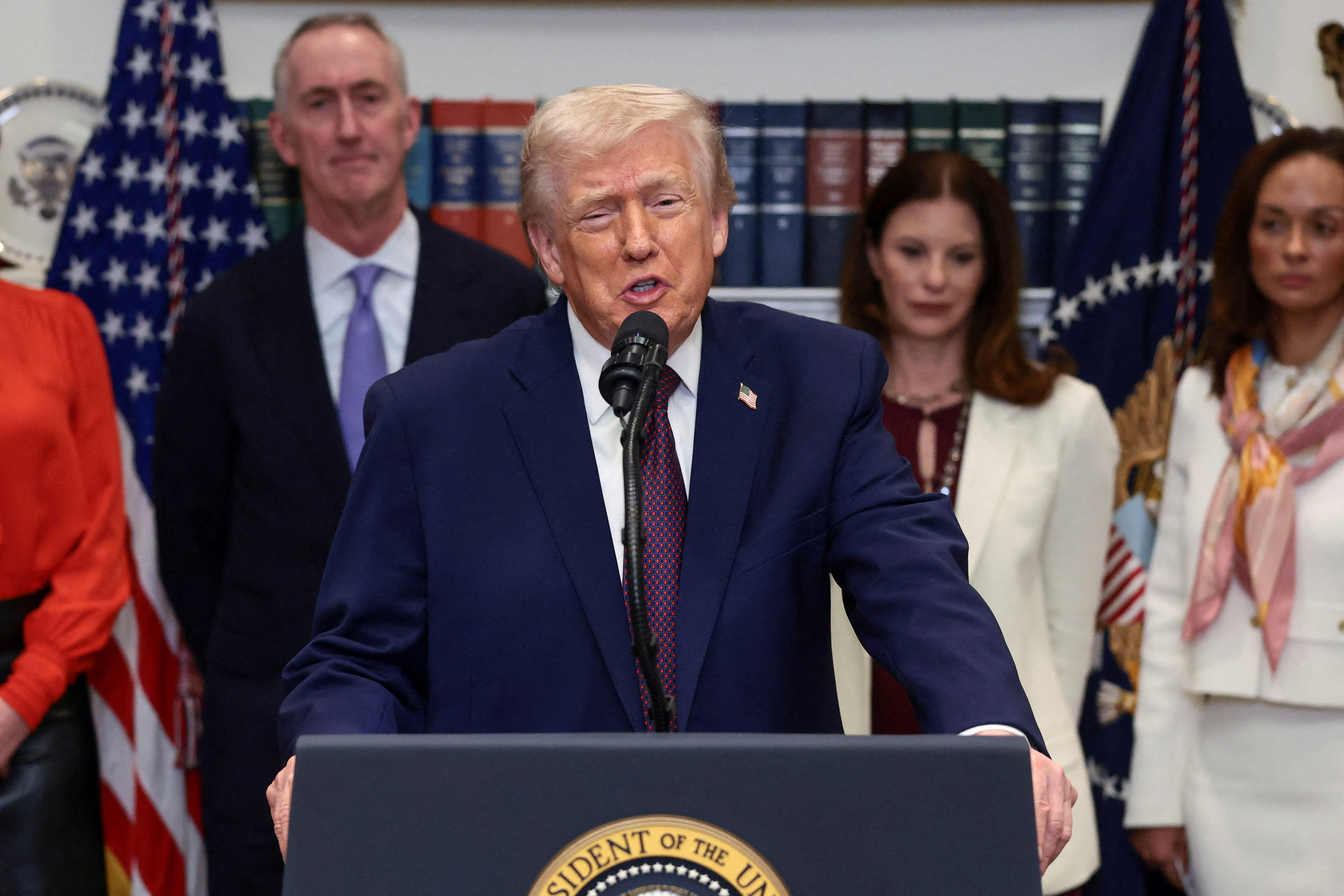 AP: Tổng thống Trump triệu hồi gần 30 đại sứ, bao gồm đại sứ Mỹ tại Việt Nam