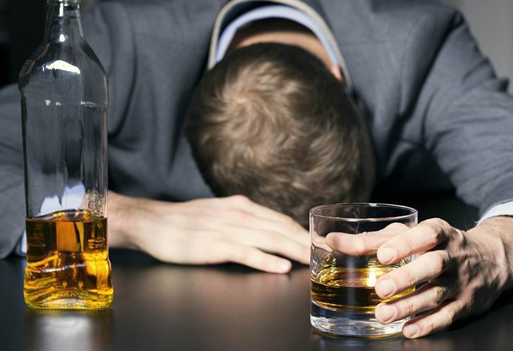 Một người tử vong sau bữa rượu tại Hải Phòng, nghi ngộ độc methanol